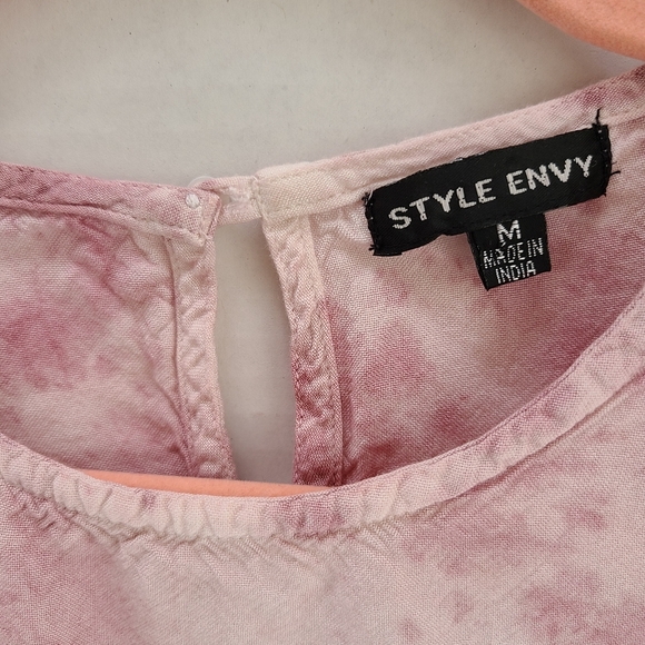 Pink and Mauve tie dye ruffle sleeve crop top - Picture 2 of 6